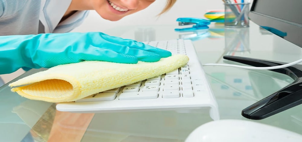 تمیز کردن اولیه صفحه کلید